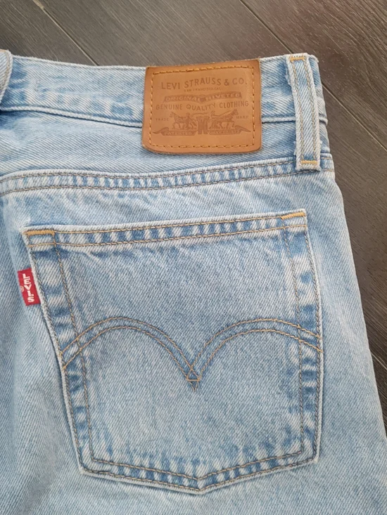 LEVI'S Wedgie Straight Leg Light Blue Jeans with Frayed Hem - Size  W28 L26 - Picture 7 of 10